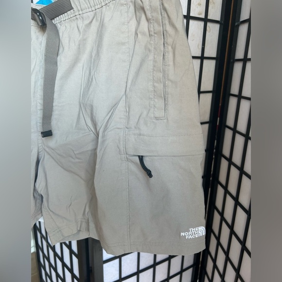 THE NORTH FACE Class V Mens Belted Shorts size XL in excellent condition - Picture 3 of 6